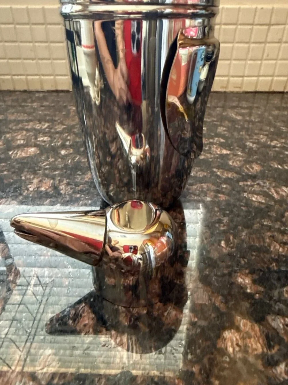 Penguin Stainless Steel Cocktail Martini Shaker With Built-In Strainer has vinta